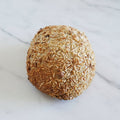 Pain aux noix, dattes et croûte de coco